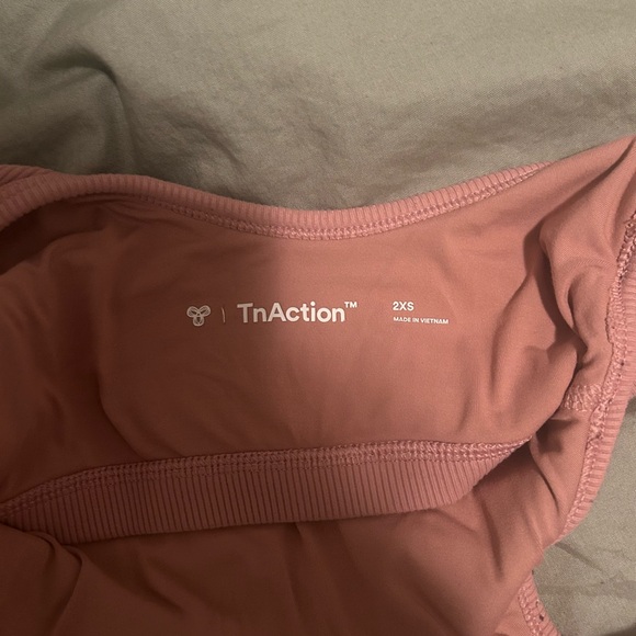 aritzia TnAction top/bra - Picture 3 of 3